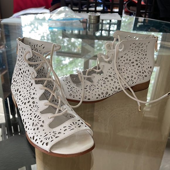 IMNYC, Isaac Mizrahi, lace up, back zip, eyelet booties,1” heel, EUC - Picture 2 of 9